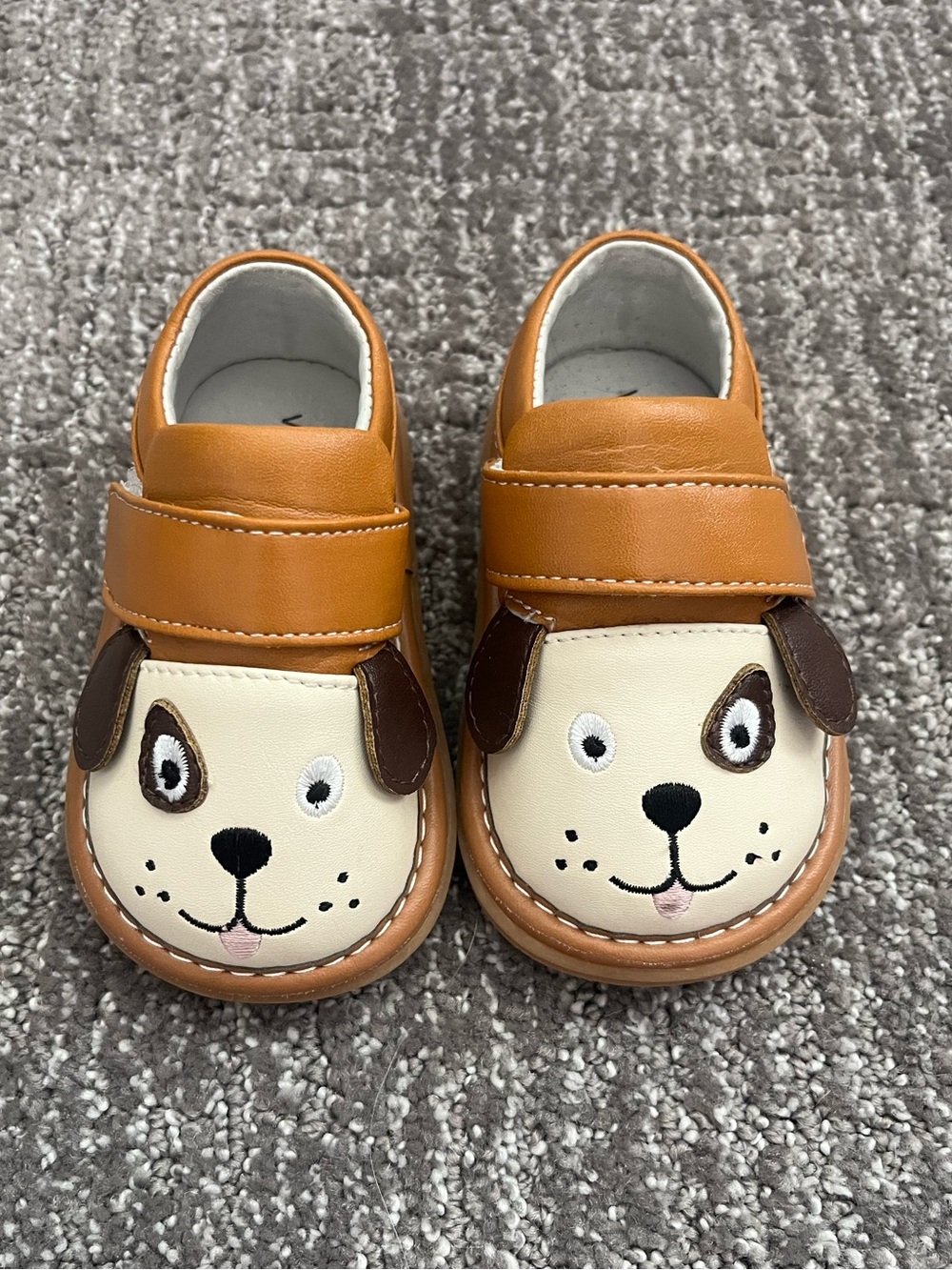 NWOT “Fetch the Dog” Brown Toddler Shoe - Picture 2 of 5